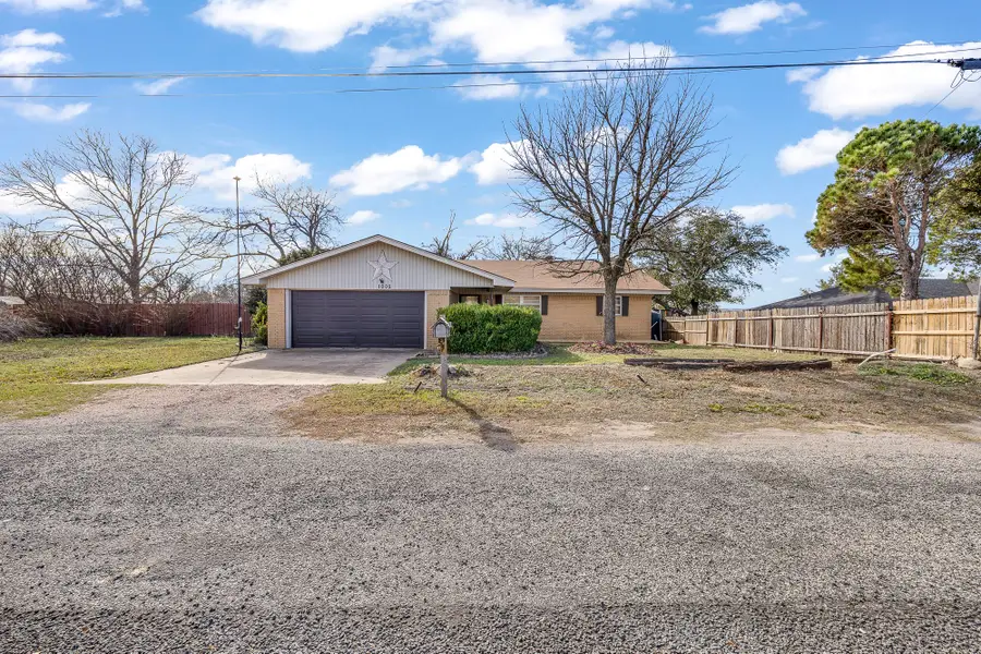 1002 W Wrights Avenue, Comanche, TX 76442 - Image #2