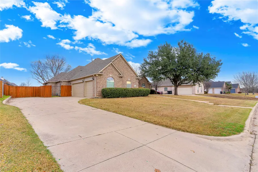 1508 Leaning Oak Lane, Cleburne, TX 76033 - Image #3