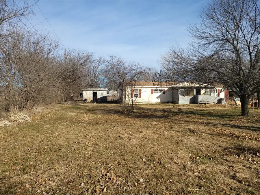 10936 Sam Reynolds Road, Justin, TX 76247 - Image #2