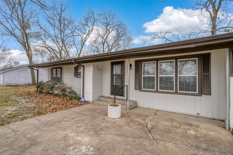 903 Lynn Street, Bonham, TX 75418 - Image #2