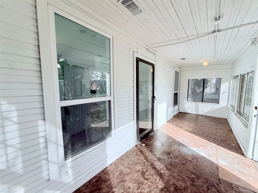 727 W Day Street, Denison, TX 75020 - Image #3