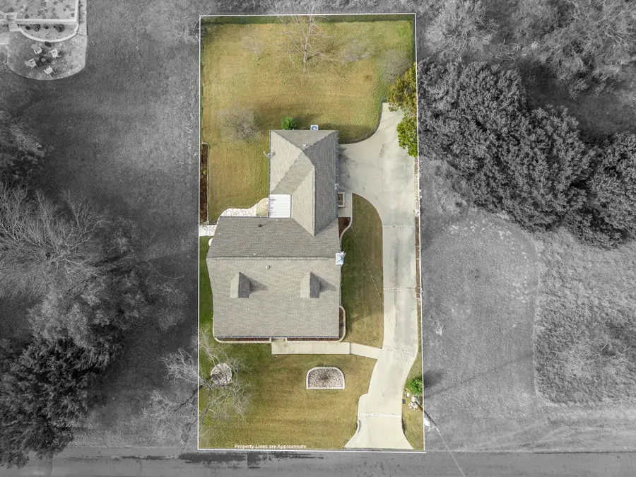 15084 Golf Drive, Whitney, TX 76692 - Image #2