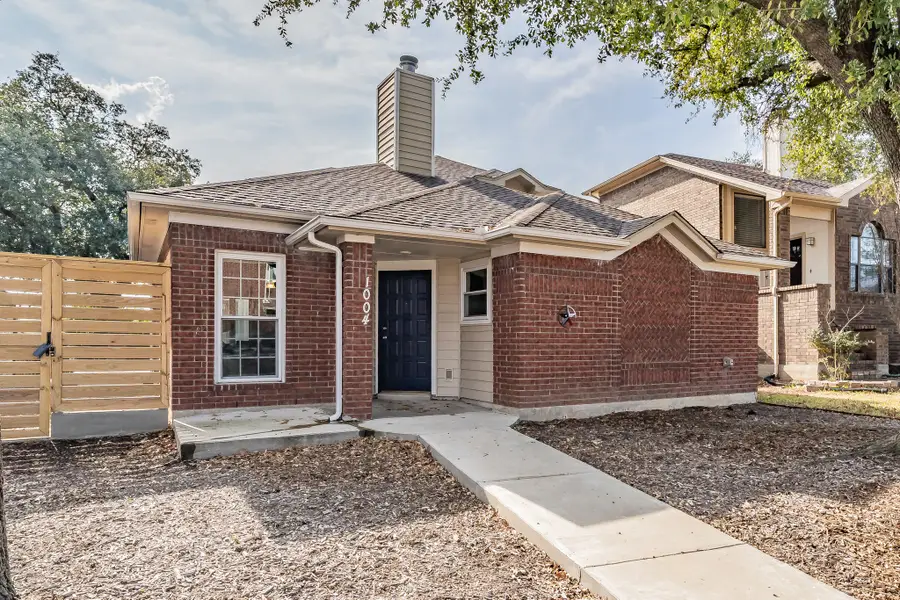 1004 Alameda Drive, Carrollton, TX 75007 - Image #2