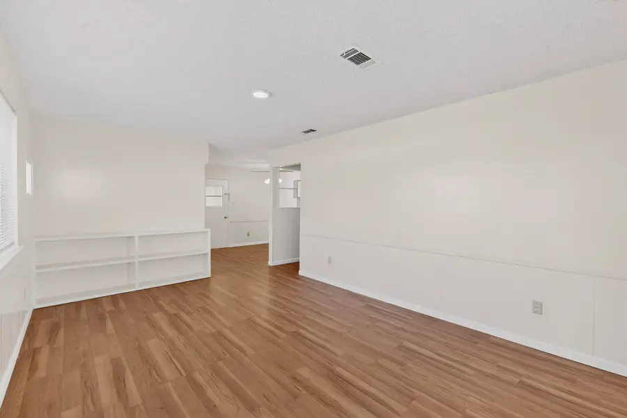 1102 Crisp Drive, Irving, TX 75061 - Image #3