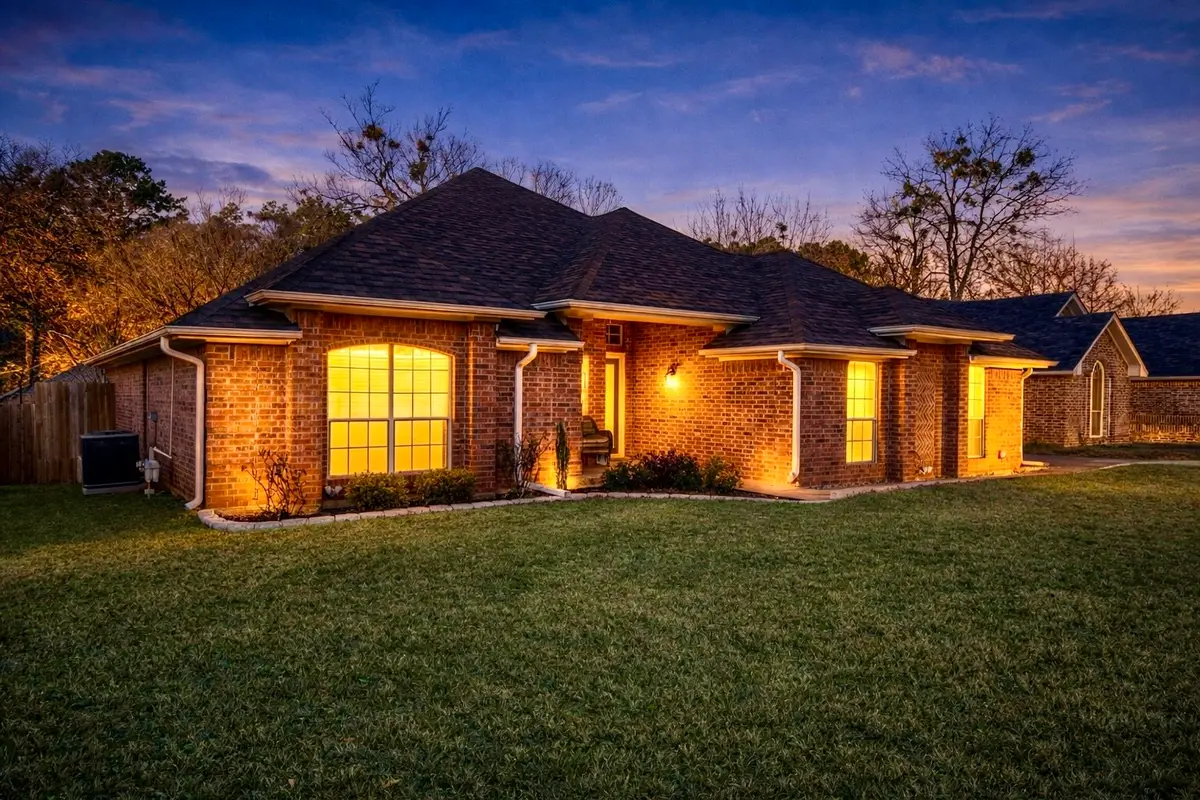 575 Mansfield Road, Reno, TX 75462 - Image #1