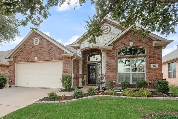 212 Park Meadows Drive, Euless, TX 76039
