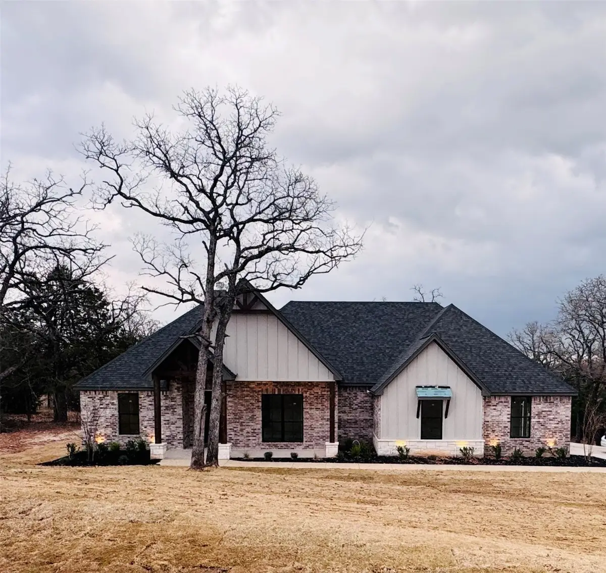 1064 Arbor Vista Drive, Azle, TX 76020 - Image #1