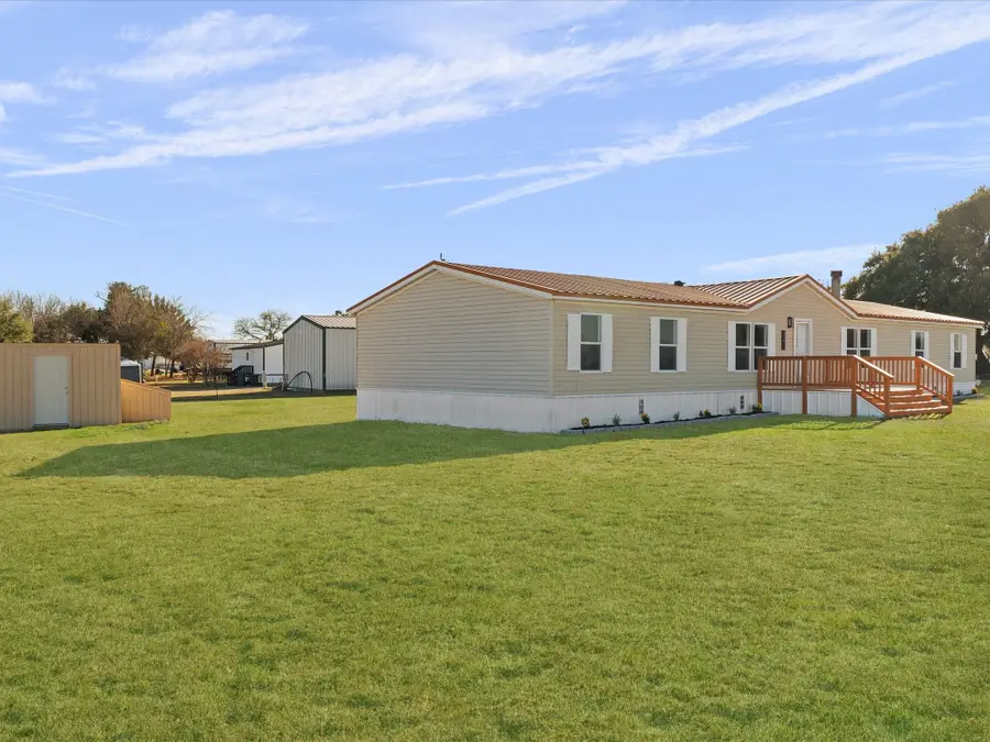 102 Sunshine Meadows Court, Weatherford, TX 76088 - Image #3