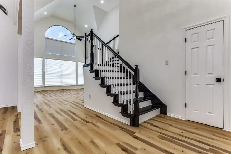 512 Audubon Drive, McKinney, TX 75072 - Image #2