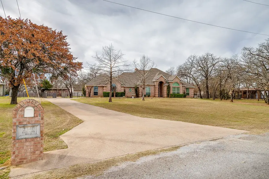2340 Redstone Road, Burleson, TX 76028 - Image #2