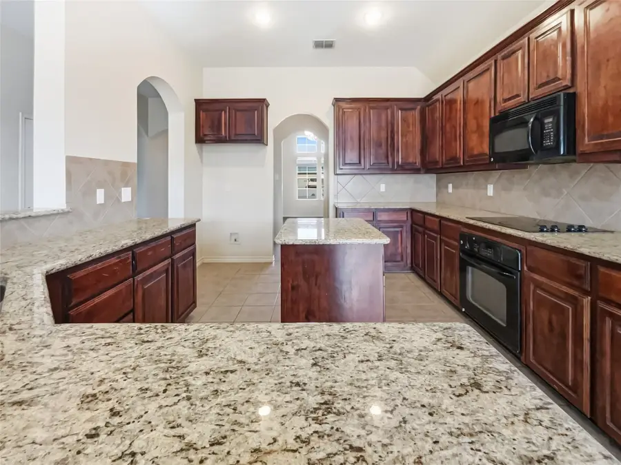 804 Peach Lane, Burleson, TX 76028 - Image #2