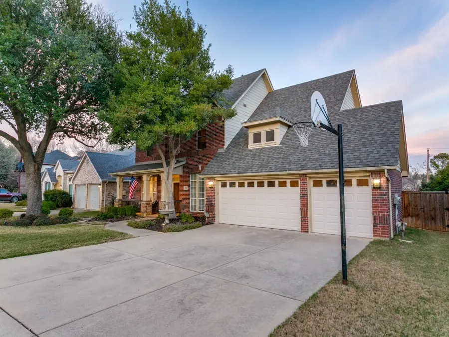 2710 Cobblestone Drive, Grapevine, TX 76051 - Image #2