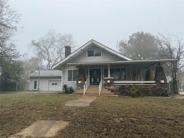 215 W Sears Street, Denison, TX 75020