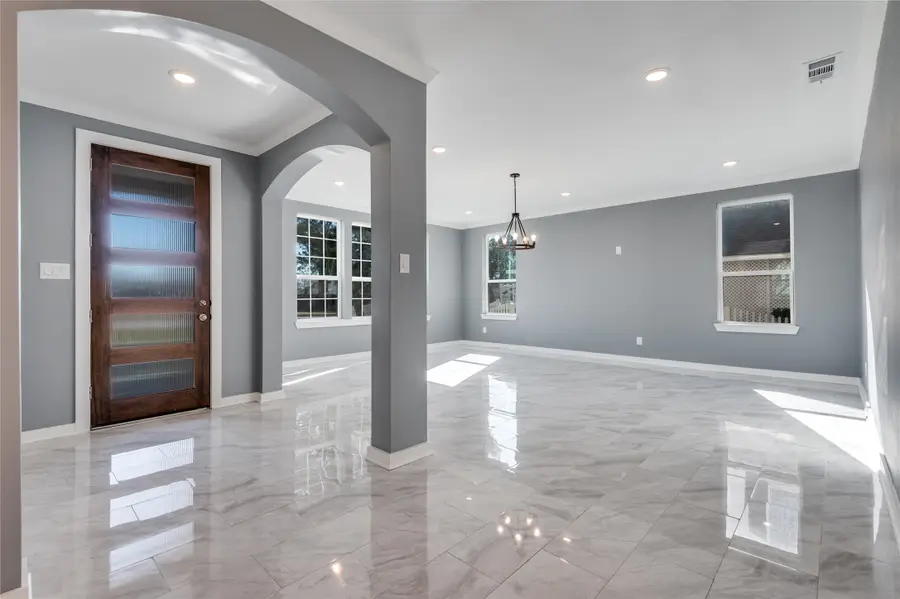 301 S Stewart Avenue, Lancaster, TX 75146 - Image #3