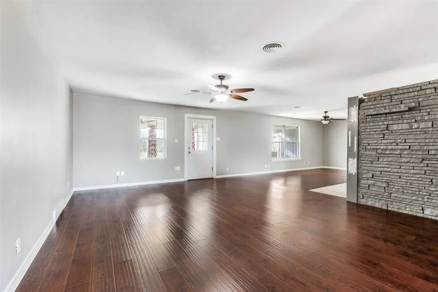 3217 Dreeben Drive, Richland Hills, TX 76118 - Image #3