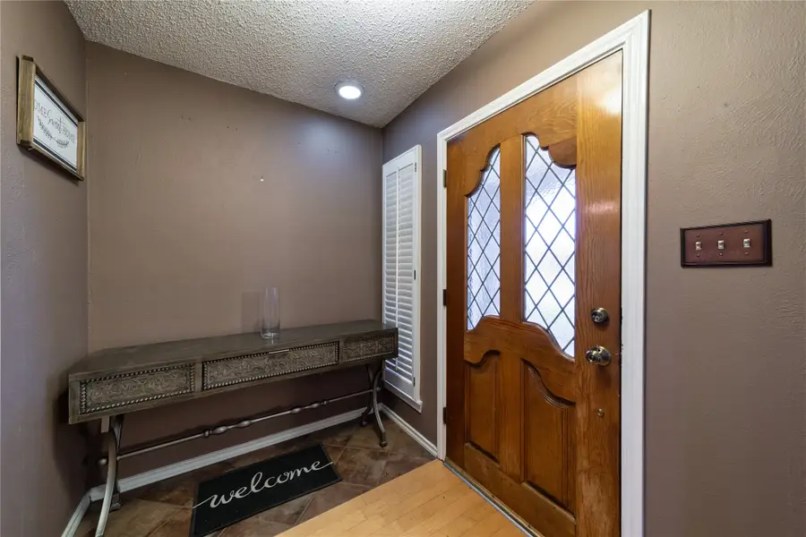 430 Brookfield Drive, Garland, TX 75040 - Image #2