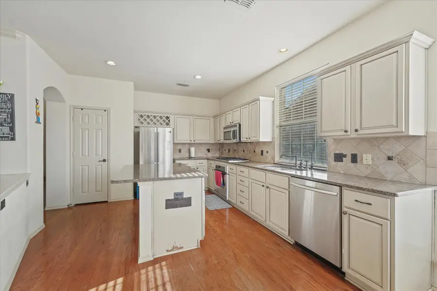 6817 Lake Meadow Lane, Sachse, TX 75048 - Image #3