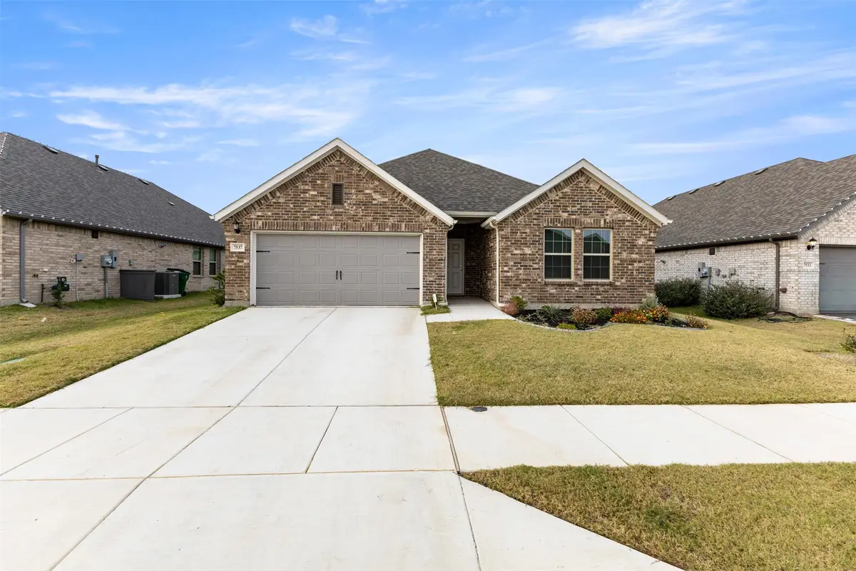 7537 Prairie Holly Lane, Venus, TX 76084 - Image #1