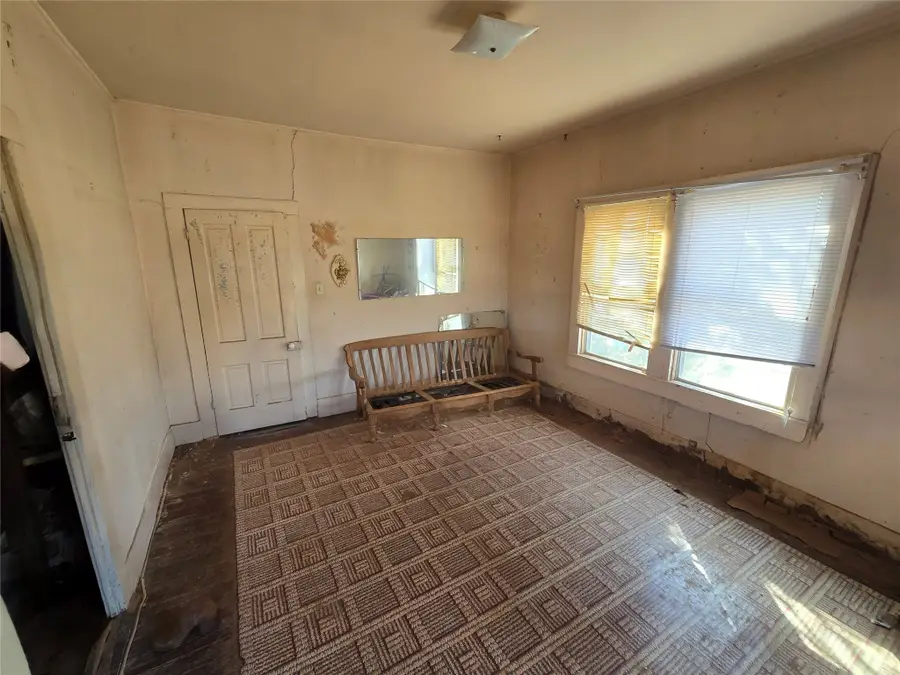 1002 Austin Street, Robert Lee, TX 76945 - Image #2