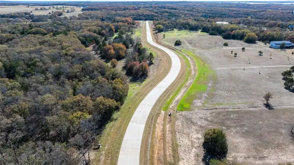 2 Shady Oak Lane, Valley View, TX 76272