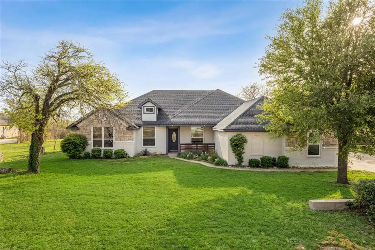 4801 W Wedgefield Road, Granbury, TX 76049 - Image #1