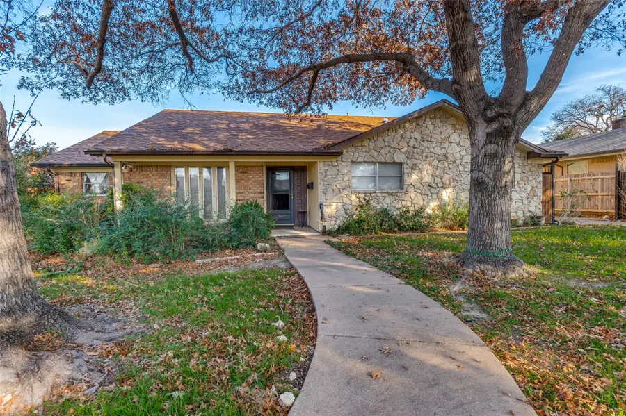 305 Cedar Creek Court, Fort Worth, TX 76103 - Image #3