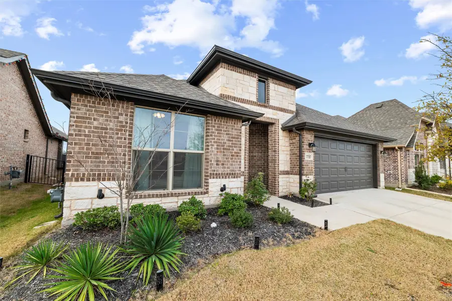 7737 Oakmeade Street, Joshua, TX 76058 - Image #2