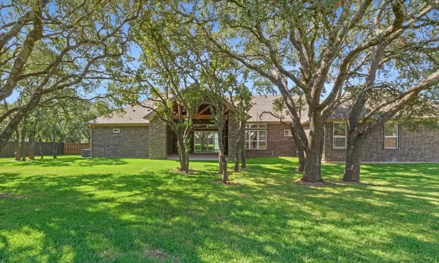 8439 Spring Creek Loop, Salado, TX 76571 - Image #3