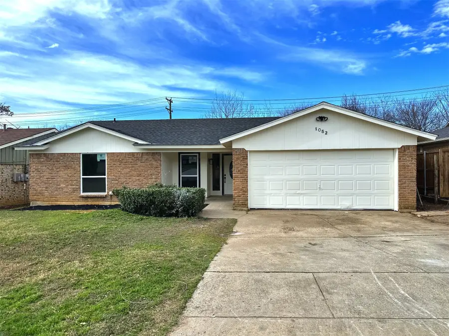 1052 Fox River Lane, Fort Worth, TX 76120 - Image #2