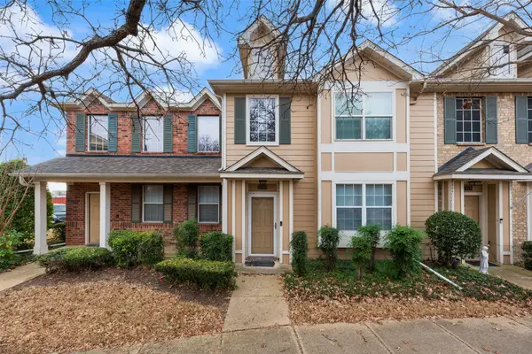 2320 Durango Ridge Drive, Bedford, TX 76021