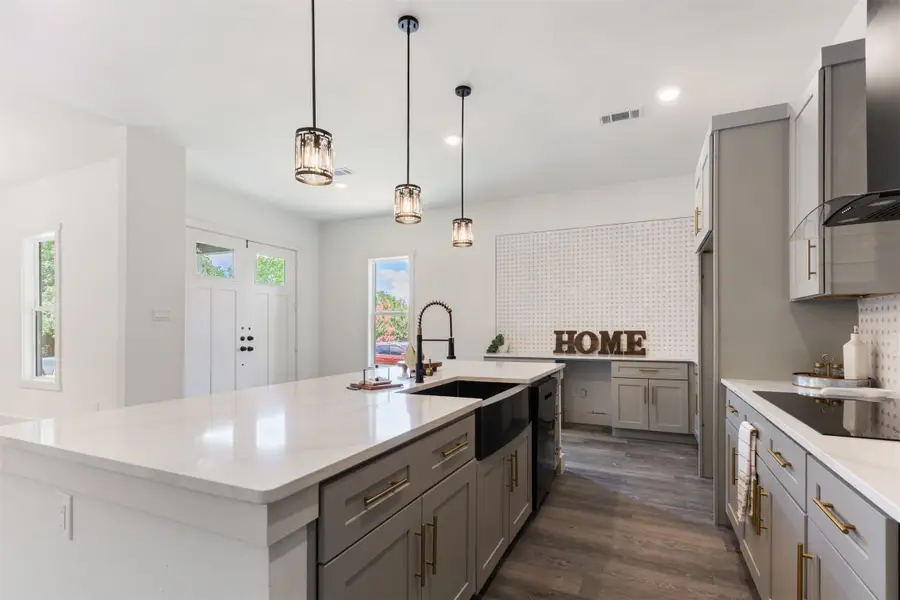 1008 W Walker Street, Denison, TX 75020 - Image #2