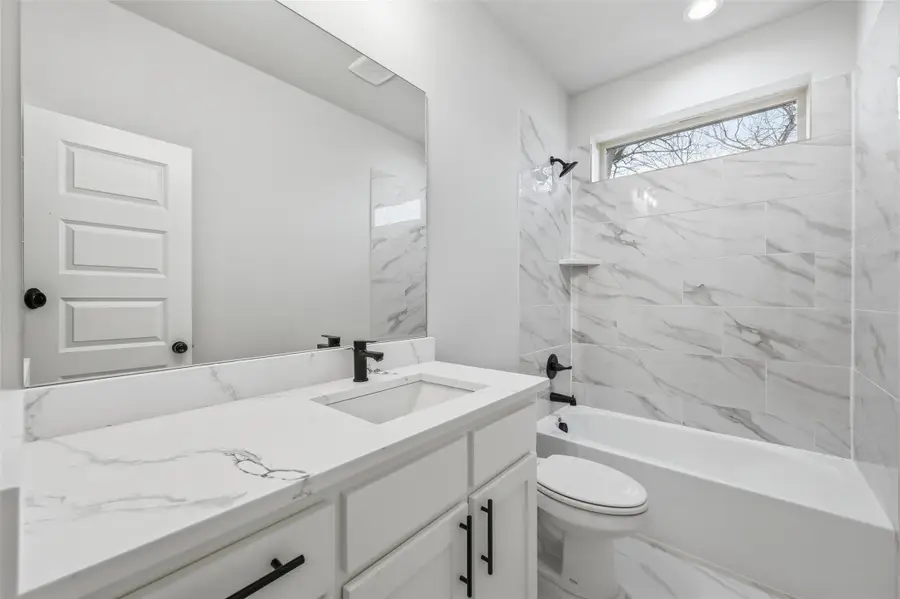 1508 E 6th Avenue, Corsicana, TX 75110 - Image #2