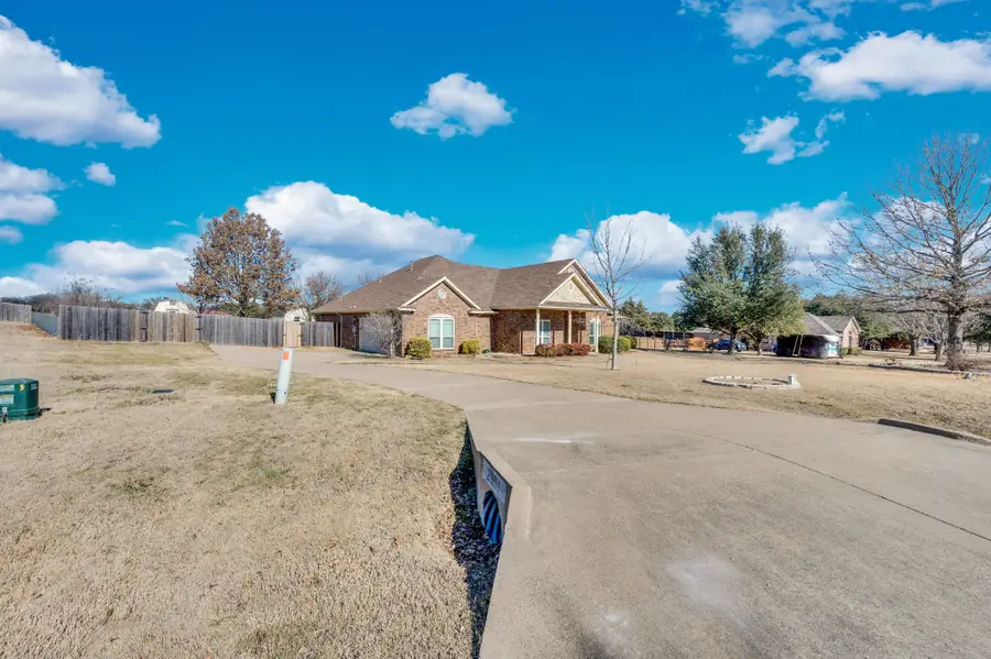 2851 Timber Rock Lane, Midlothian, TX 76065 - Image #3