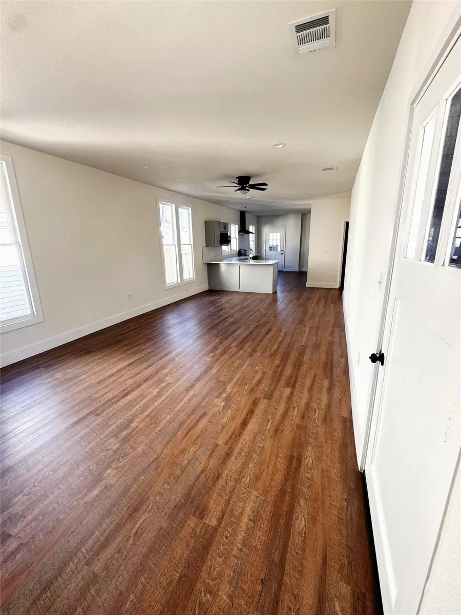 1615 Fairmount Avenue, Fort Worth, TX 76104 - Image #3