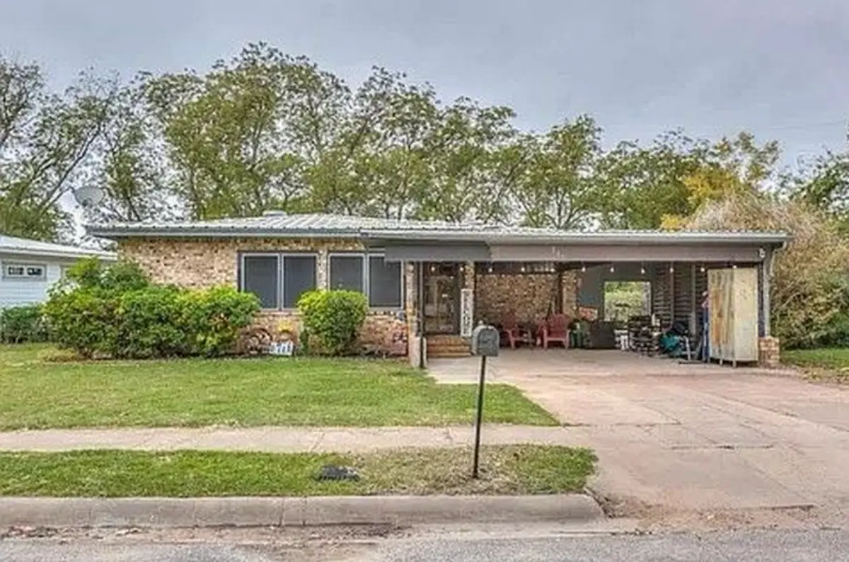 211 Paloma Street, Winters, TX 79567 - Image #1
