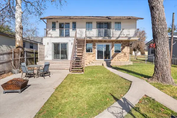 6837 Briar Road, Azle, TX 76020