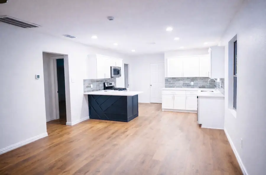 1220 E Bessie St, Fort Worth, TX 76104 - Image #2