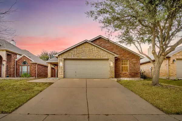 11744 Kenny Drive, Fort Worth, TX 76244