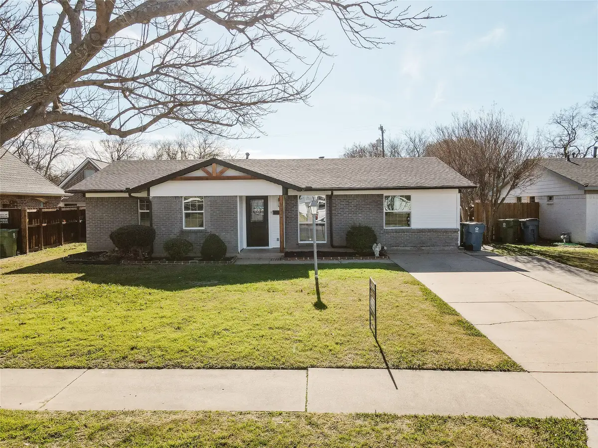 524 Ridgecrest Drive, Lewisville, TX 75067 - Image #1