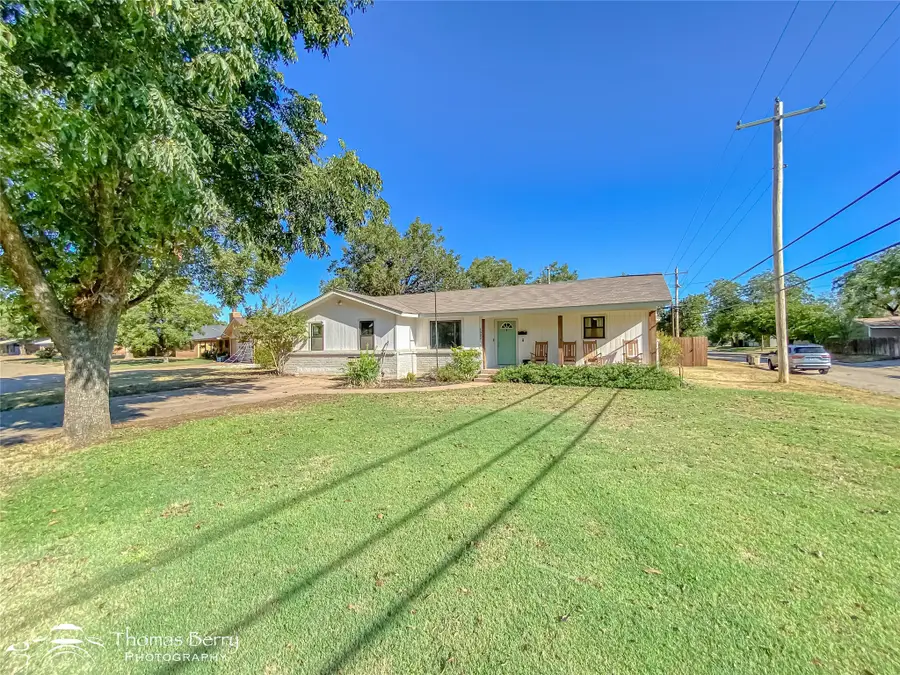1502 Sunset Street, Merkel, TX 79536 - Image #2