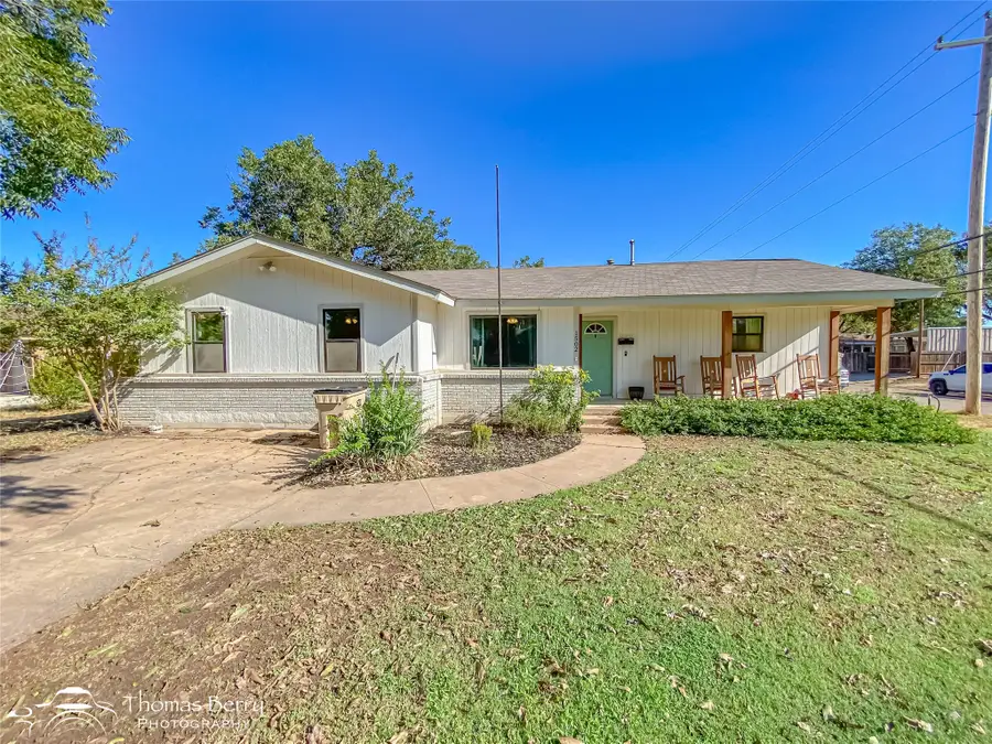 1502 Sunset Street, Merkel, TX 79536 - Image #3