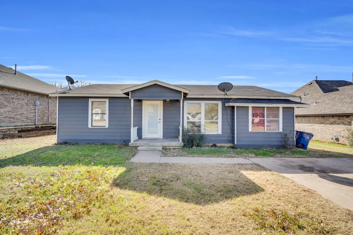 908 Harrison Drive, Kennedale, TX 76060 - Image #1