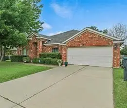 412 N Waterford Oaks Drive, Cedar Hill, TX 75104 - Image #1