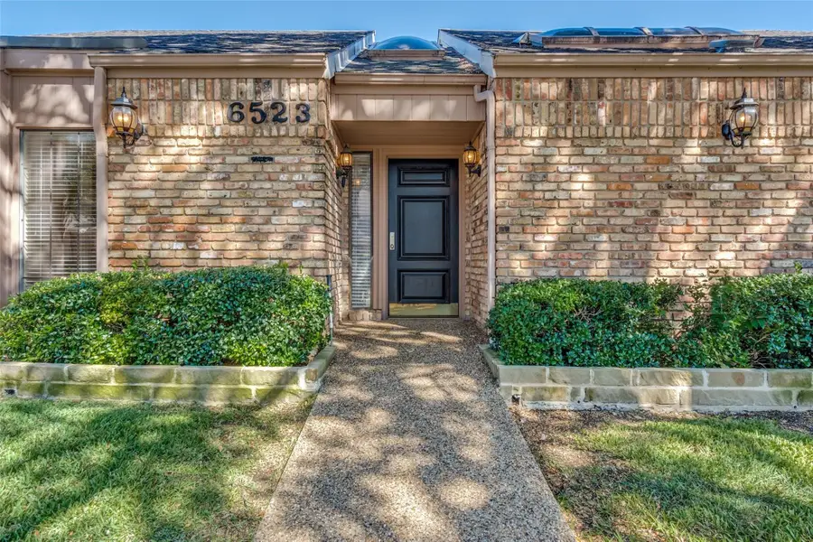 6523 Brook Lake Drive, Dallas, TX 75248 - Image #2