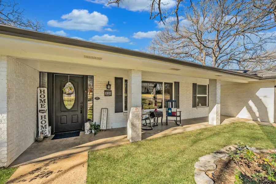 1011 Tanglewood Lane, Arlington, TX 76012 - Image #2