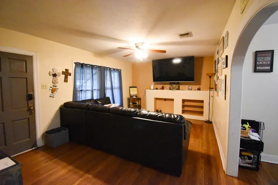 803 Poplar Drive, Brady, TX 76825 - Image #2