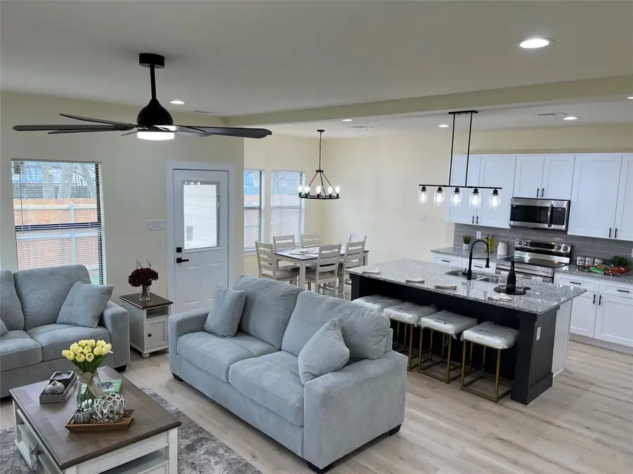 317 E 14th Avenue, Corsicana, TX 75110 - Image #2