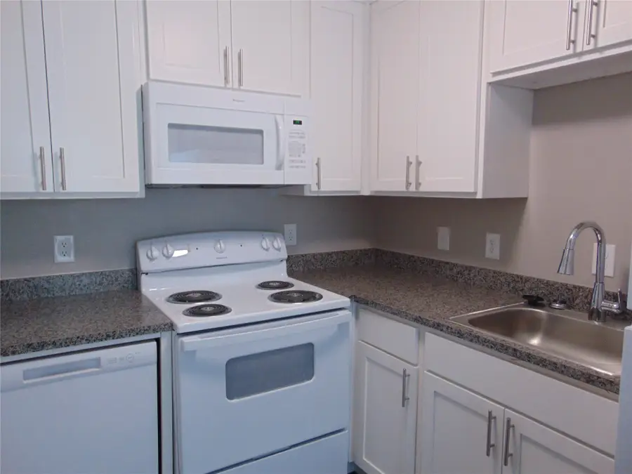 9819 Walnut Street #303, Dallas, TX 75243 - Image #2