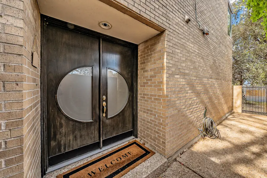 5713 Pershing Avenue, Fort Worth, TX 76107 - Image #2