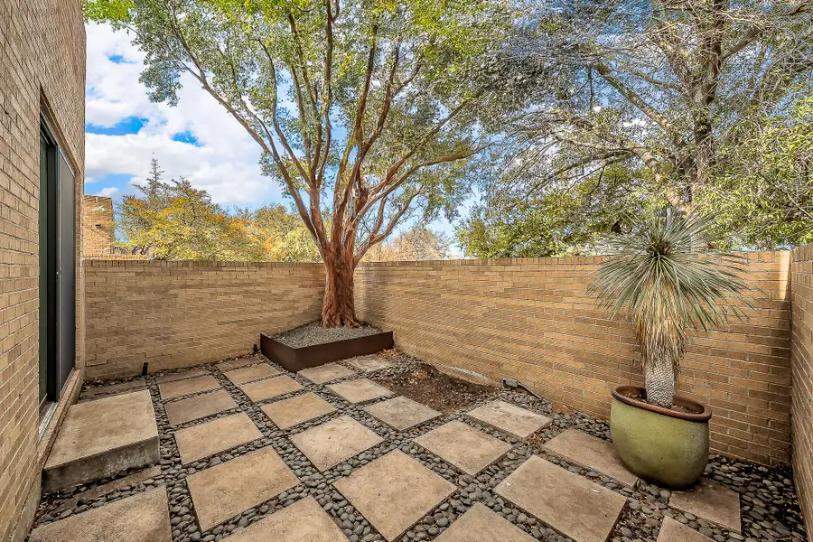 5713 Pershing Avenue, Fort Worth, TX 76107 - Image #3